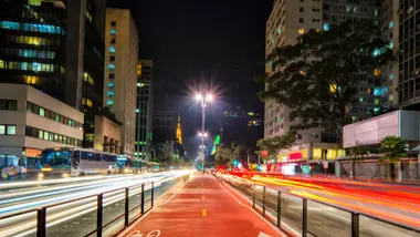 Descubra as Vantagens de Morar na Avenida Paulista: Motivos para Investir em um Imóvel na Região